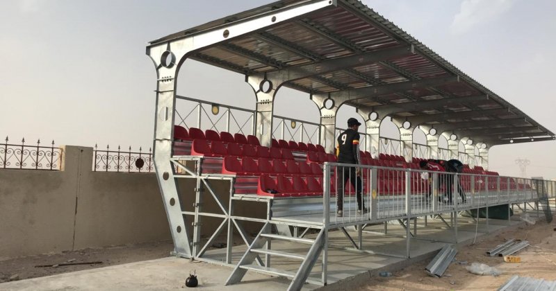 4 SIRALI YÜKSELTİLMİŞ PORTATİF TRİBÜN