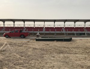 4 SIRALI YÜKSELTİLMİŞ PORTATİF TRİBÜN