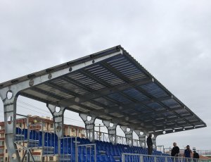 6 SIRALI YÜKSELTİLMİŞ PORTATİF TRİBÜN