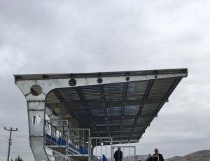 6 SIRALI YÜKSELTİLMİŞ PORTATİF TRİBÜN