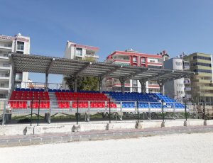 6 SIRALI YÜKSELTİLMİŞ PORTATİF TRİBÜN