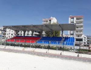 6 SIRALI YÜKSELTİLMİŞ PORTATİF TRİBÜN